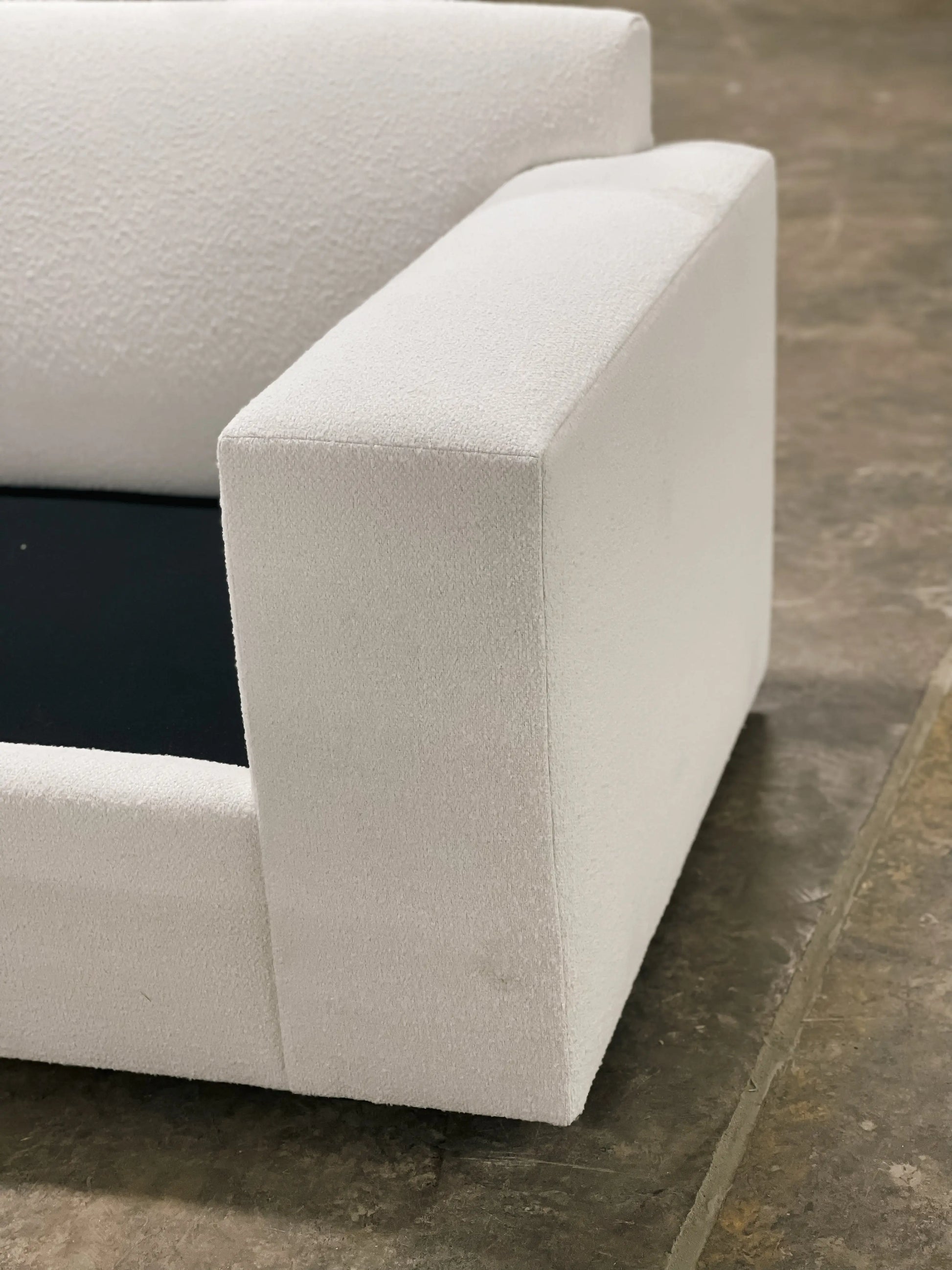 WIDE TRACK ARM CHAIR cpb_product HENDRICKS