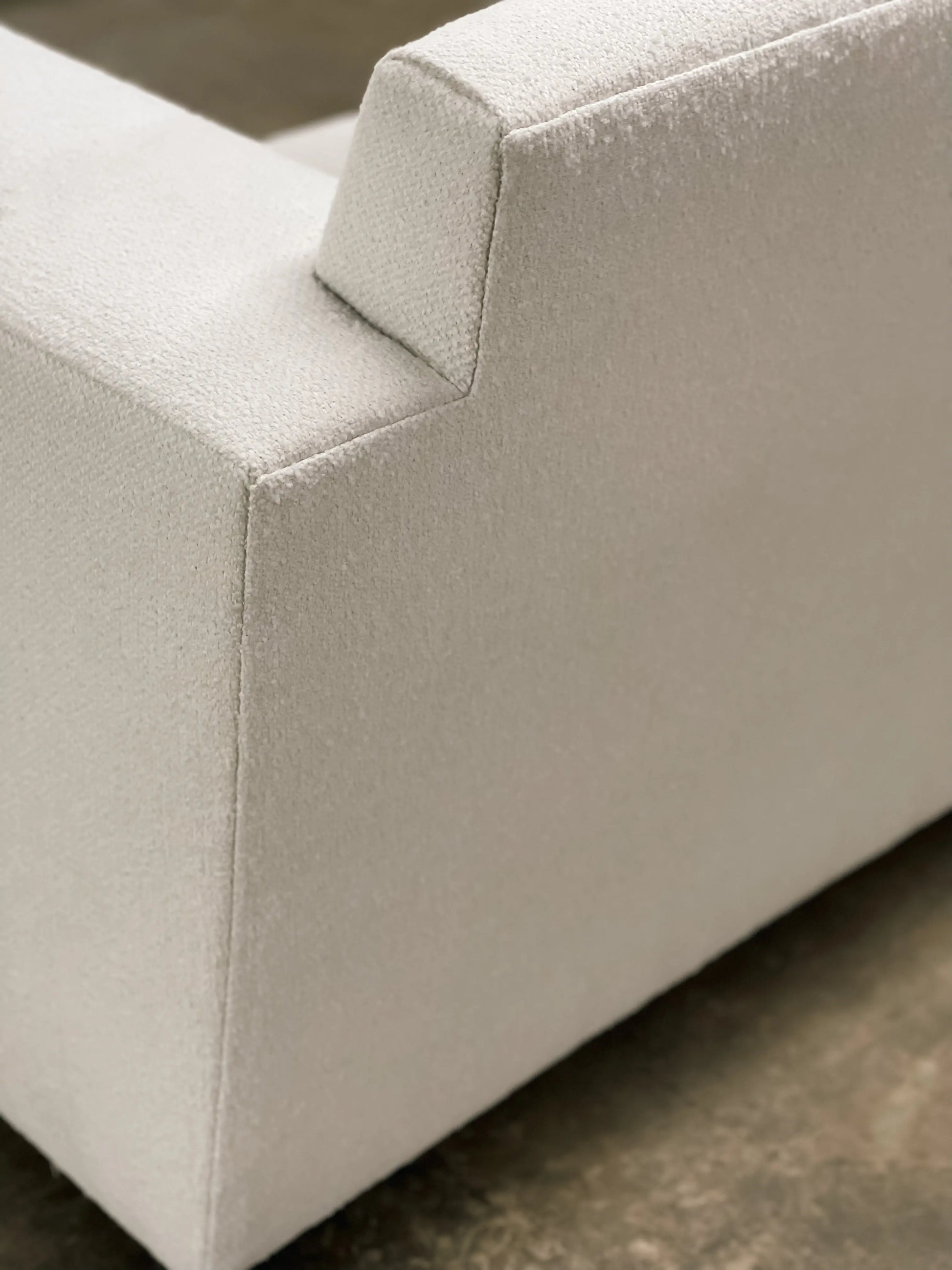WIDE TRACK ARM CHAIR cpb_product HENDRICKS